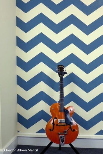 Cutting Edge Stencils shares a video tutorial and step by step instructions on how to paint the Chevron stencil! http://www.cuttingedgestencils.com/chevron-stencil-pattern.html#desc