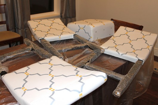 Stenciling a leather chair is easy. Just follow these simple steps using our Marrakech Trellis pattern. http://www.cuttingedgestencils.com/moroccan-stencil-marrakech.html