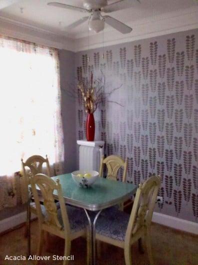 A purple stenciled dining room using the Acacia Allover pattern from Cutting Edge Stencils.  http://www.cuttingedgestencils.com/leaf_stencil.html