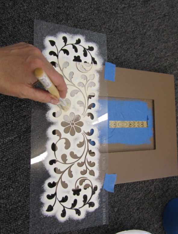 Stencil tips to easily paint a picture frame using the Indian Inlay Kit from Cutting Edge Stencils. http://www.cuttingedgestencils.com/indian-inlay-stencil-furniture.html