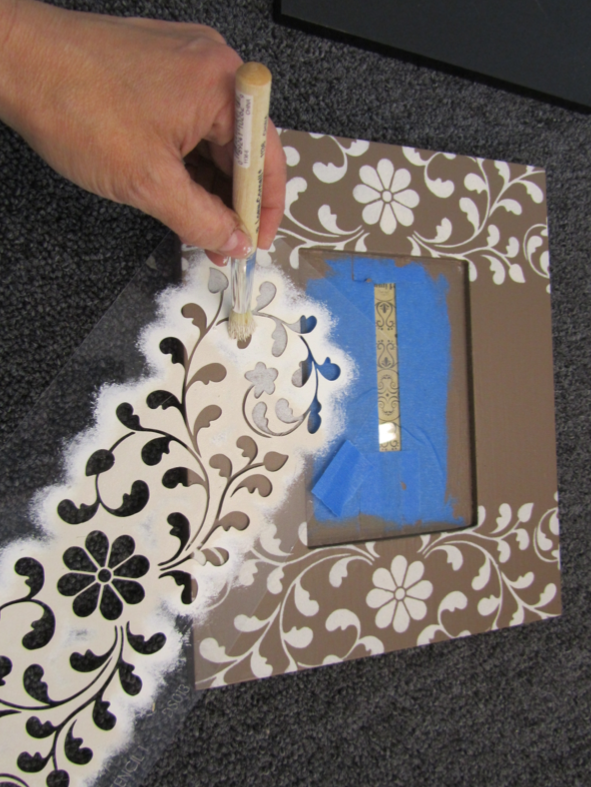 Stencil tips to easily paint a picture frame using the Indian Inlay Kit from Cutting Edge Stencils. http://www.cuttingedgestencils.com/indian-inlay-stencil-furniture.html