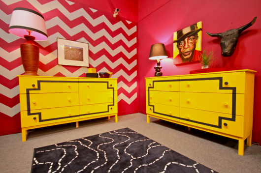 A Chevron stenciled accent wall in one of the bedrooms of MTV's Real World Explosion. http://www.cuttingedgestencils.com/chevron-stencil-pattern.html