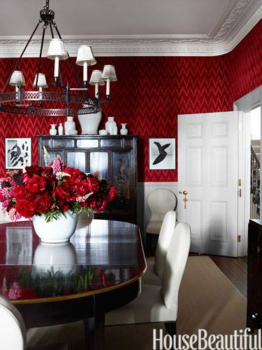 This red stenciled dining room uses a pattern similar to the Retro Flame Stencil. http://www.cuttingedgestencils.com/retro-stencil-pattern.html