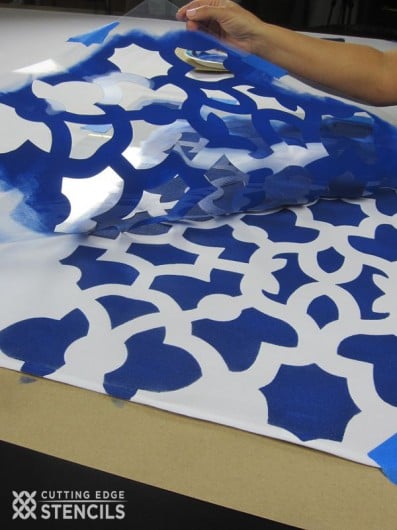 Stencil Tutorial: How to stencil a table cloth using the Zamira stencil. http://www.cuttingedgestencils.com/moroccan-stencil-designs.html