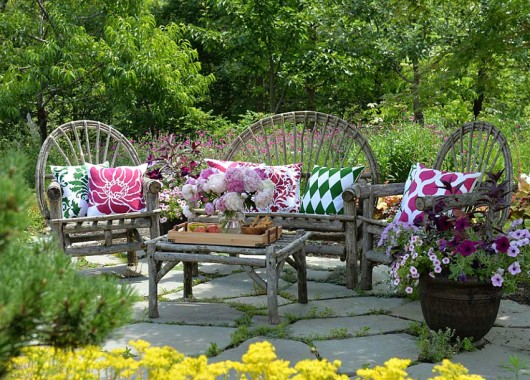 Create your own custom designer pillows with our Paint-A-Pillow stencil kit!  http://paintapillow.com/