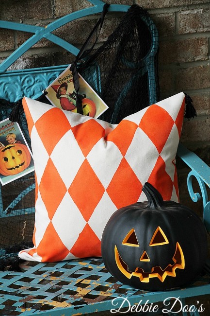 Halloween DIY stenciled accent pillows using the Harlequin Stencil. http://paintapillow.com/index.php/harlequin-paint-a-pillow-kit.html
