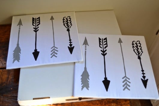 A DIY stenciled accent pillow using the Indian Arrows Paint-A-Pillow kit. http://paintapillow.com/index.php/indian-arrows-paint-a-pillow-kit.html