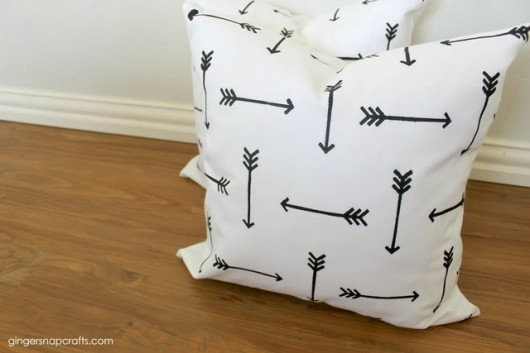 Paint-A-Pillows DIY stenciled accent pillows using the Tribal Arrows kit. http://paintapillow.com/index.php/tribal-arrows-paint-a-pillow-kit.html