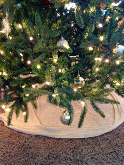 A tree skirt before it was stenciled. http://www.cuttingedgestencils.com/moroccan-tiles-wall-pattern.html
