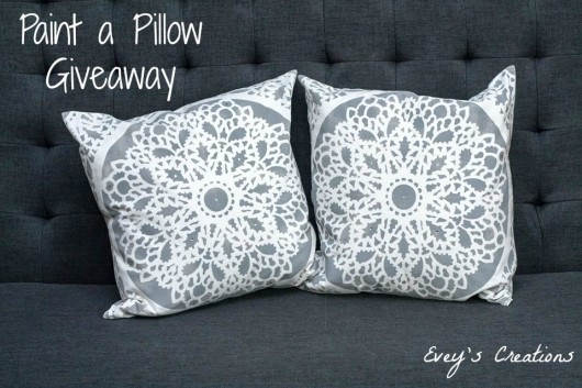 A Charlotte Paint-A-Pillow kit review and giveaway. http://paintapillow.com/index.php/charlotte-paint-a-pillow-kit.html