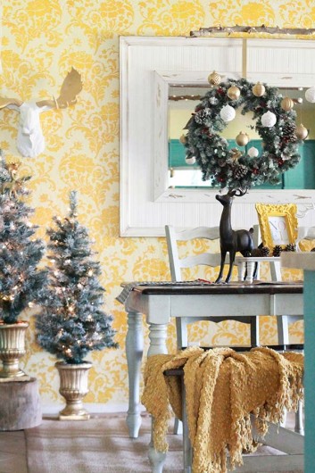 Decorating for the holidays in a DIY stenciled dining room accent wall using the Julia Allover pattern. http://www.cuttingedgestencils.com/julia-wall-stencil.html