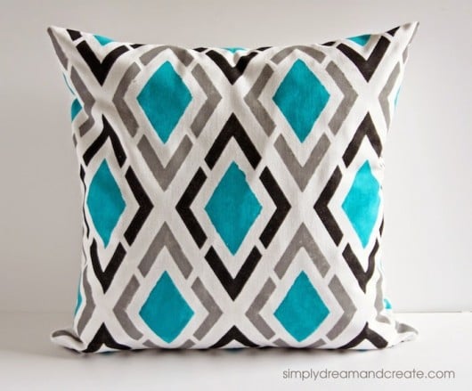 How to stencil DIY accent pillows using the Paint-A-Pillow kit. http://paintapillow.com/index.php/alexa-paint-a-pillow-kit.html