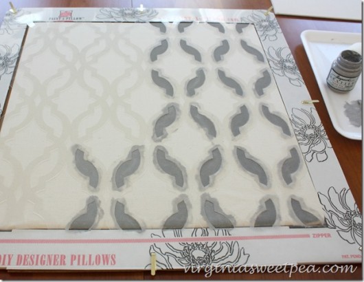 Stenciling DIY accent pillows using the Tamara Trellis stencil from Paint-A-Pillow. http://paintapillow.com/index.php/tamara-trellis-paint-a-pillow-kit.html