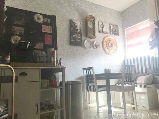 Cutting Edge Stencils shares a DIY kitchen accent wall using the Roses Allover Stencil in gray. http://www.cuttingedgestencils.com/roses-stencil-pattern-rose-design.html