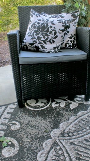 Cutting Edge Stencils shares how to create DIY outdoor accent pillows using the Wild Berry Damask Paint-A-Pillow kit. http://paintapillow.com/index.php/wild-berry-damask-paint-a-pillow-kit.html