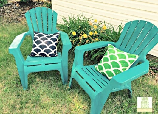 A DIY stenciled outdoor accent pillow using the Mermaid Paint-A-Pillow kit. http://paintapillow.com/index.php/mermaid-paint-a-pillow-kit.html