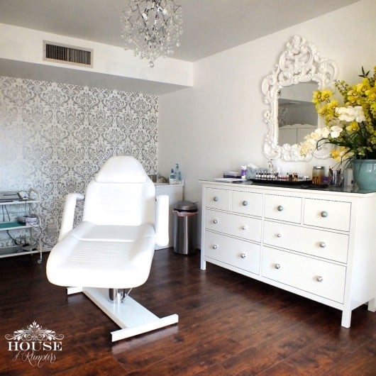 A DIY silver and white accent wall using the Anna Damask Stencil from Cutting Edge Stencils. http://www.cuttingedgestencils.com/damask-stencil.html