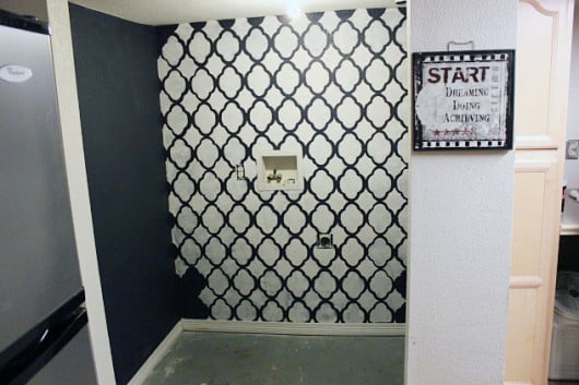 Learn how to stencil an accent wall using the Rabat Allover Stencil from Cutting Edge Stencils. http://www.cuttingedgestencils.com/moroccan-stencil-pattern-3.html