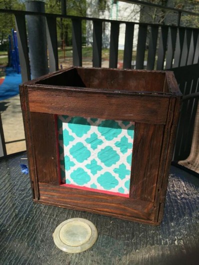 Learn how to stencil a wooden Man Crate using the Moroccan Tile Craft Stencil from Cutting Edge Stencils to make a flower pot. http://www.cuttingedgestencils.com/moroccan-tiles-DIY-project-stencils.html