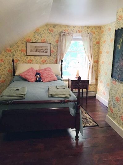 This bedroom was stenciled with the Julia Allover wall pattern to give it a wallpaper look. http://www.cuttingedgestencils.com/julia-wall-stencil.html