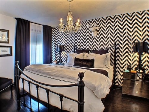 ikat-zig-zag-stencil-diy-stenciled-bedroom-black-white