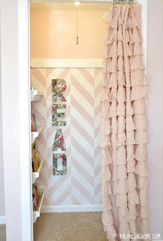 Chevron-Herringbone-stenciled-closet