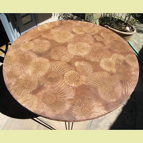 Fossil-stencil-table