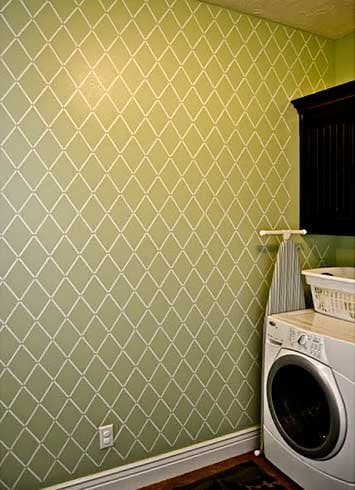 Harlequin-Trellis-Stencil-laundry-room