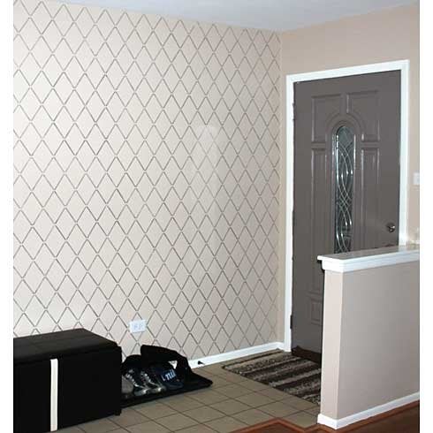 Harlequin-Trellis-Stenciled-foyer