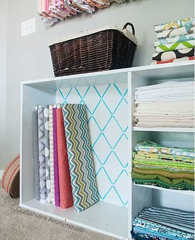 Harlequin-Trellis-stenciled-shelf