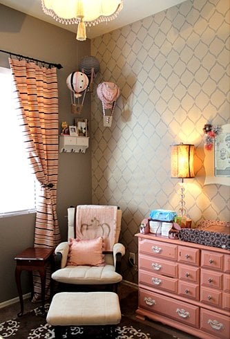 Hourglass-stenciled-nursery