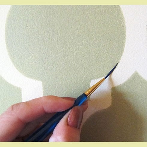 liner-brush-stencil