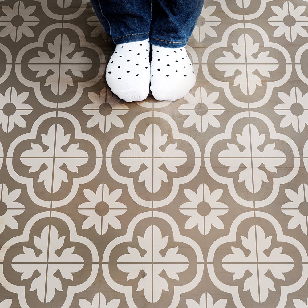 Painted floor tile stencil