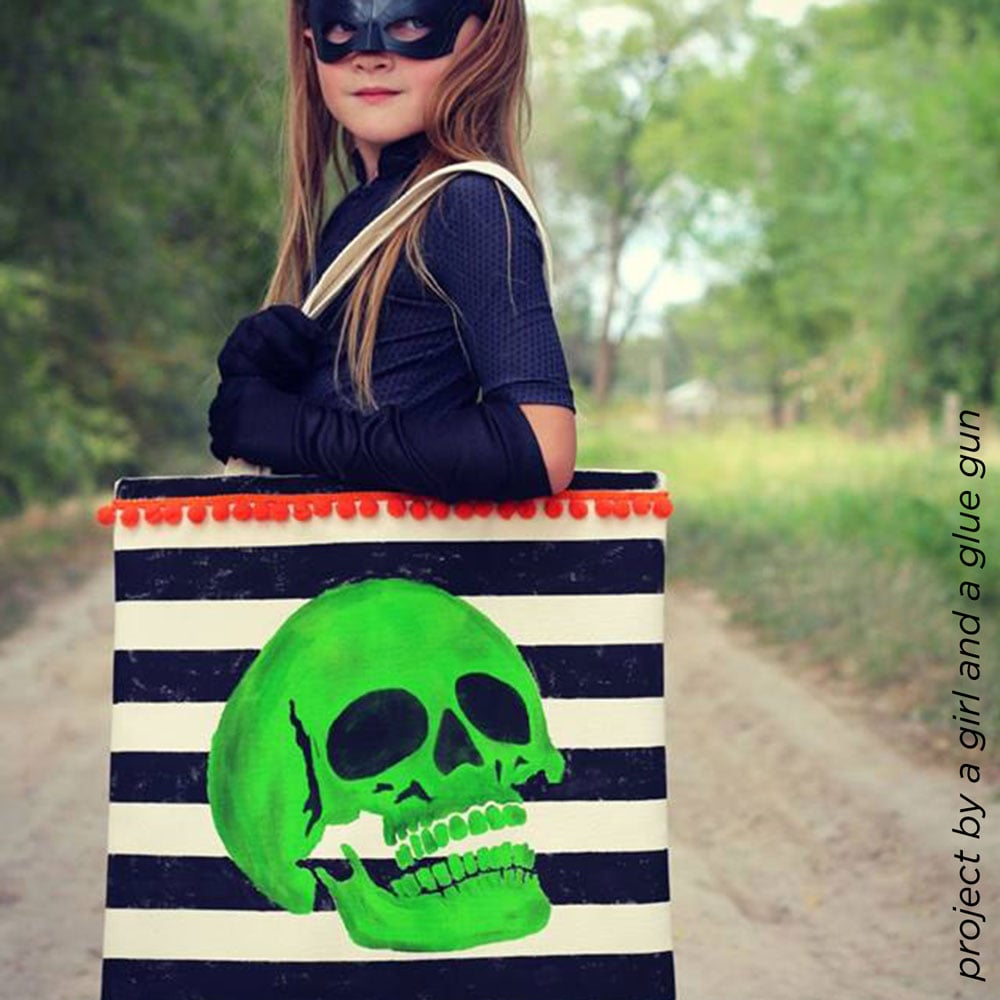 Skull-Stencil-Haloween-Tote-Painted-Bag-Stencils